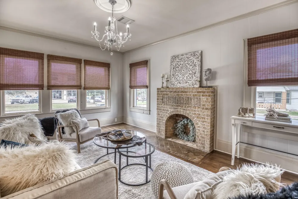 404 W Main Street Bellville, TX 77418