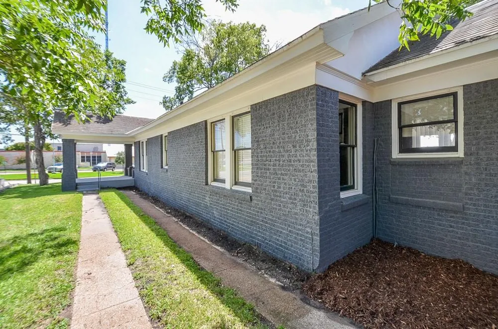 404 W Main Street Bellville, TX 77418