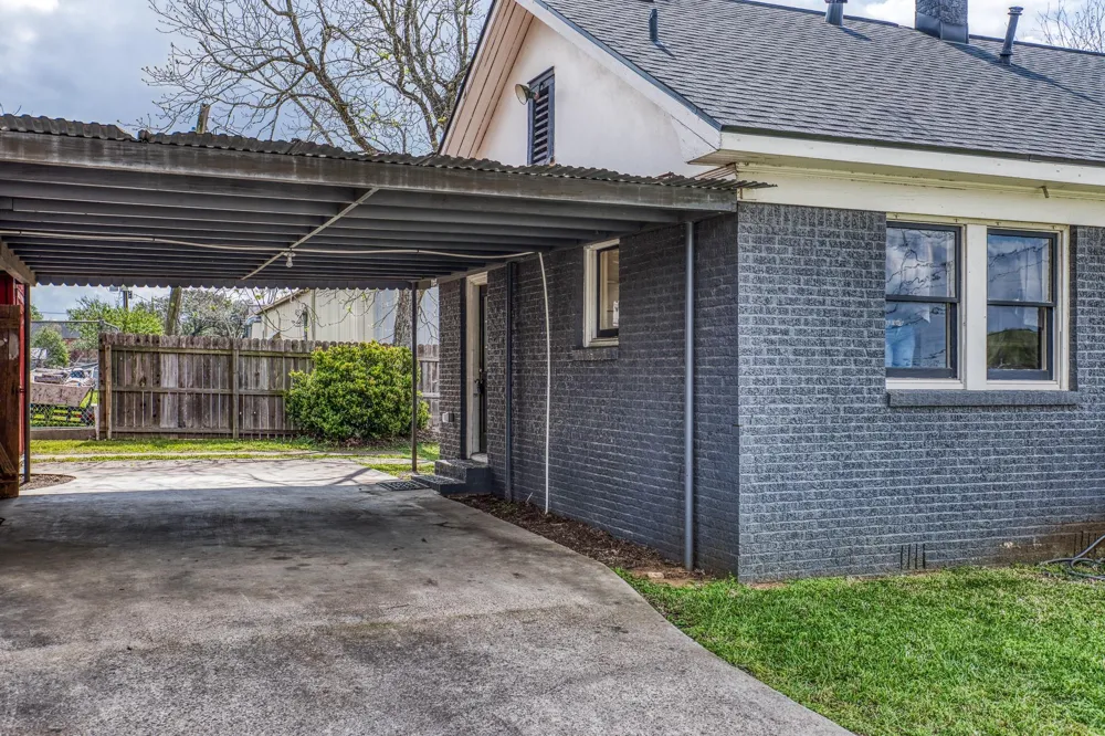 404 W Main Street Bellville, TX 77418