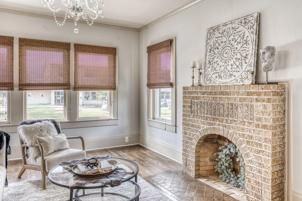 404 W Main Street Bellville, TX 77418