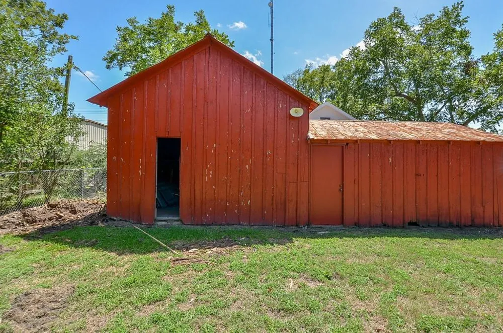 404 W Main Street Bellville, TX 77418