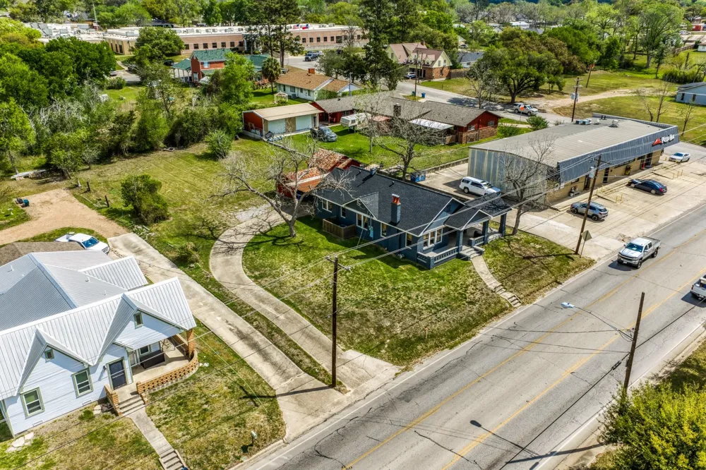 404 W Main Street Bellville, TX 77418