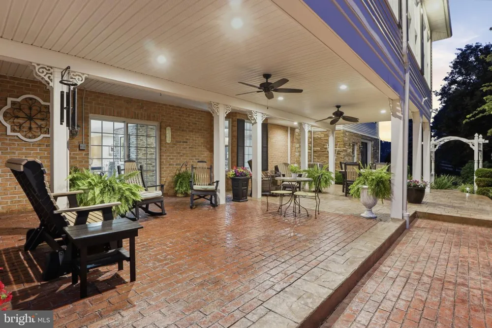 1709 COUNTRY MANOR York, PA 17408