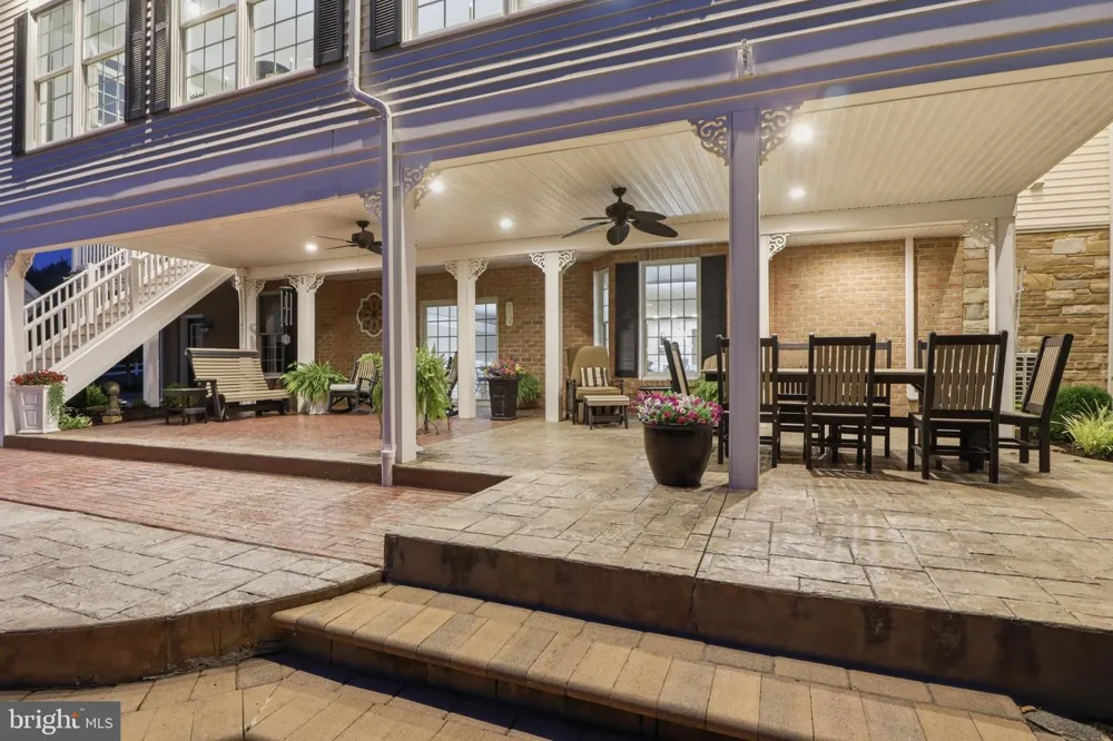 1709 COUNTRY MANOR York, PA 17408