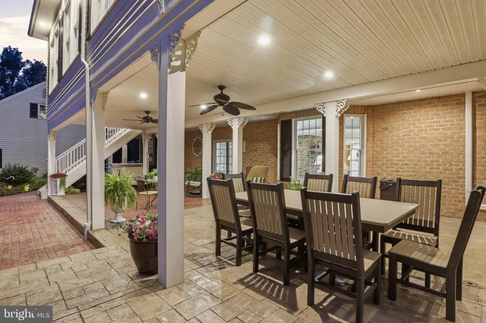 1709 COUNTRY MANOR York, PA 17408