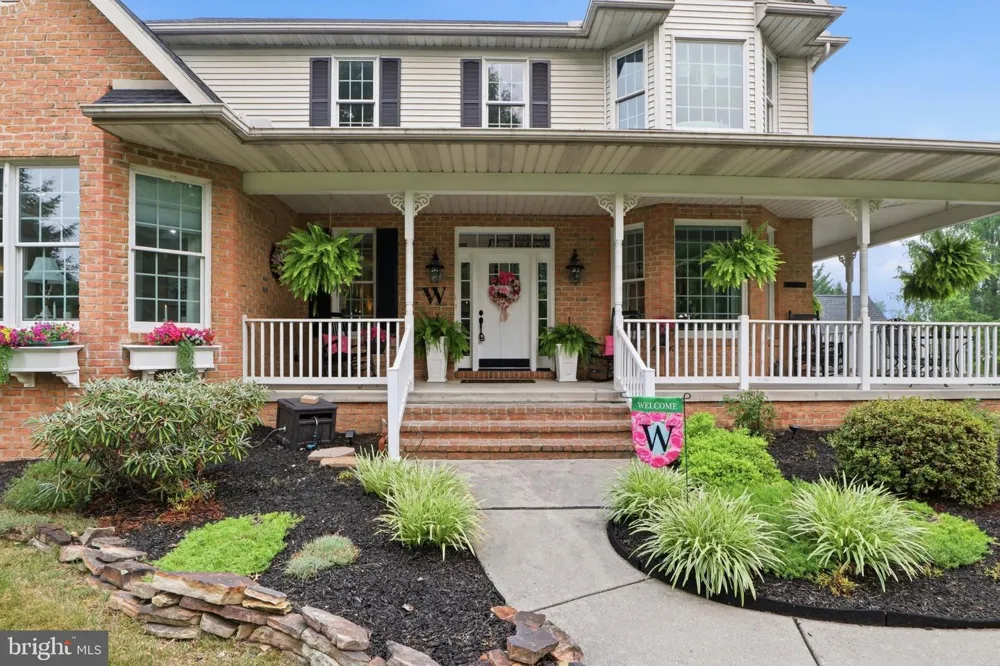 1709 COUNTRY MANOR York, PA 17408