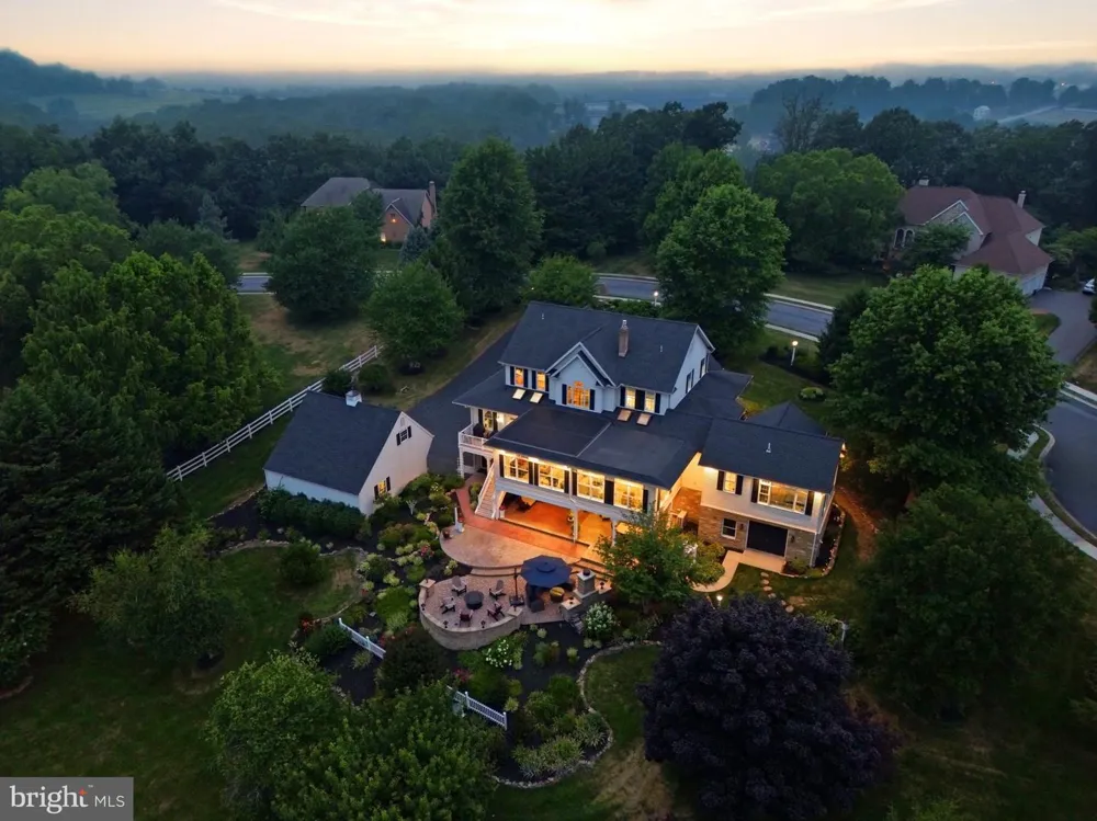 1709 COUNTRY MANOR York, PA 17408