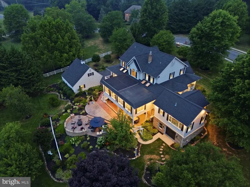 1709 COUNTRY MANOR York, PA 17408