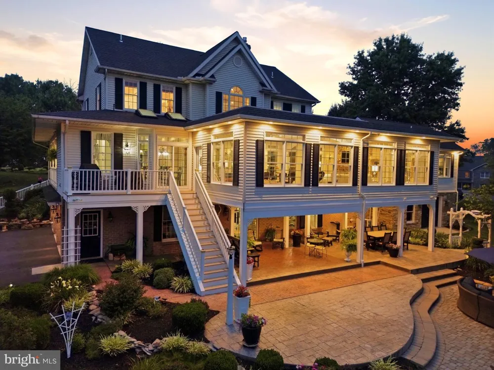 1709 COUNTRY MANOR York, PA 17408
