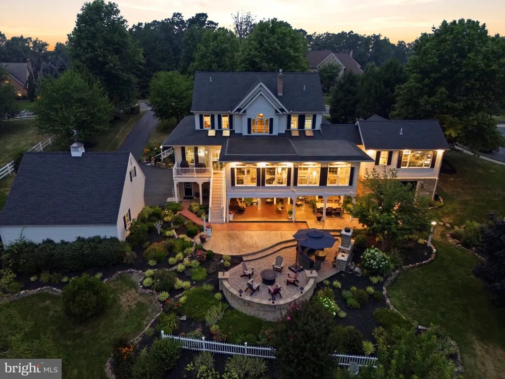 1709 COUNTRY MANOR York, PA 17408