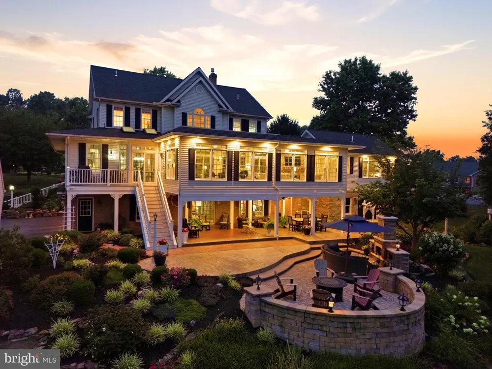 1709 COUNTRY MANOR York, PA 17408