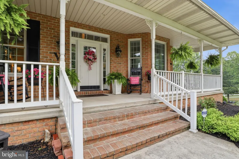 1709 COUNTRY MANOR York, PA 17408