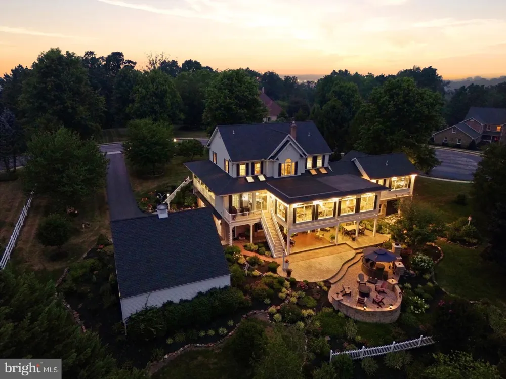 1709 COUNTRY MANOR York, PA 17408