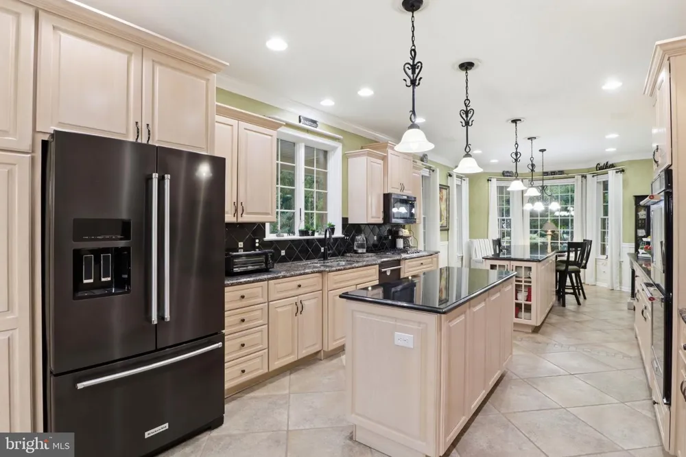 1709 COUNTRY MANOR York, PA 17408