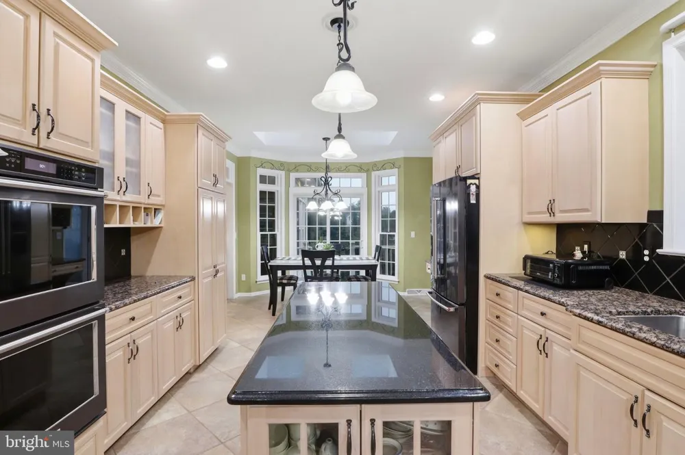 1709 COUNTRY MANOR York, PA 17408