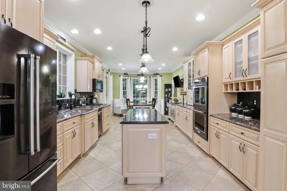 1709 COUNTRY MANOR York, PA 17408