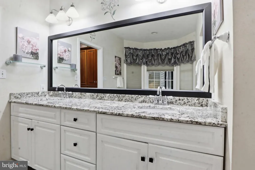 1709 COUNTRY MANOR York, PA 17408