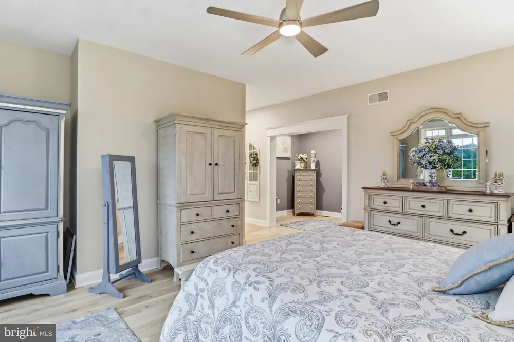 1709 COUNTRY MANOR York, PA 17408