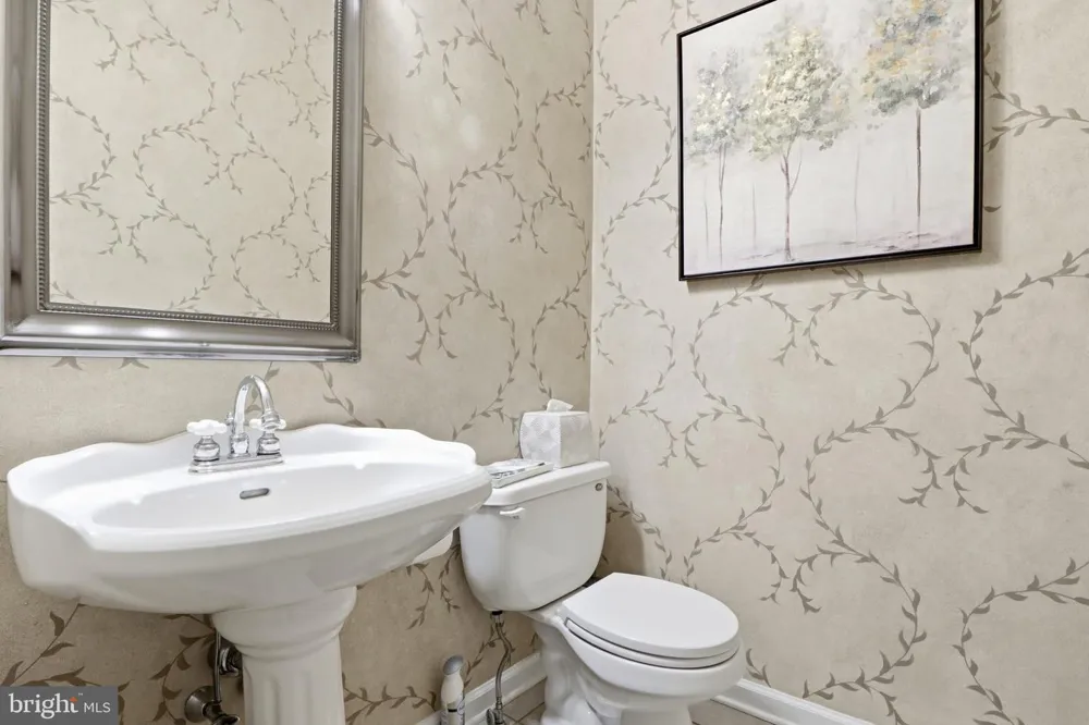 1709 COUNTRY MANOR York, PA 17408