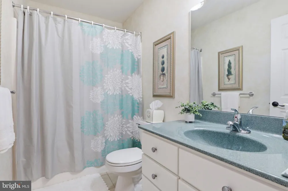 1709 COUNTRY MANOR York, PA 17408