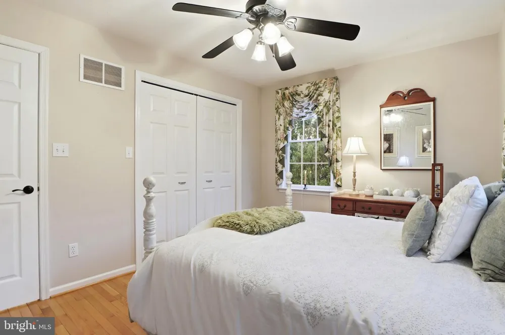 1709 COUNTRY MANOR York, PA 17408