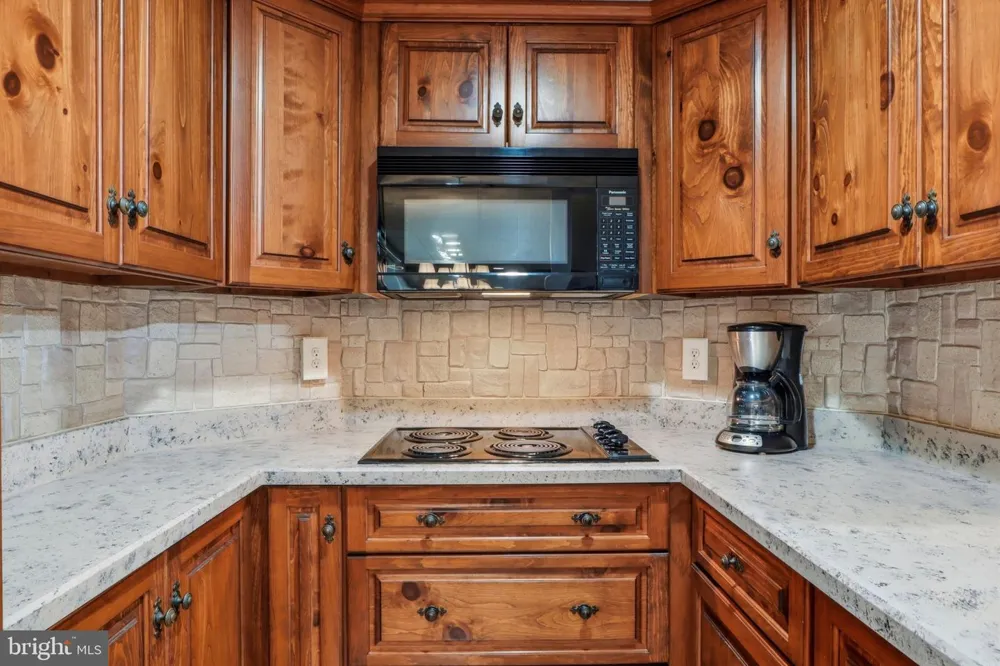 1709 COUNTRY MANOR York, PA 17408