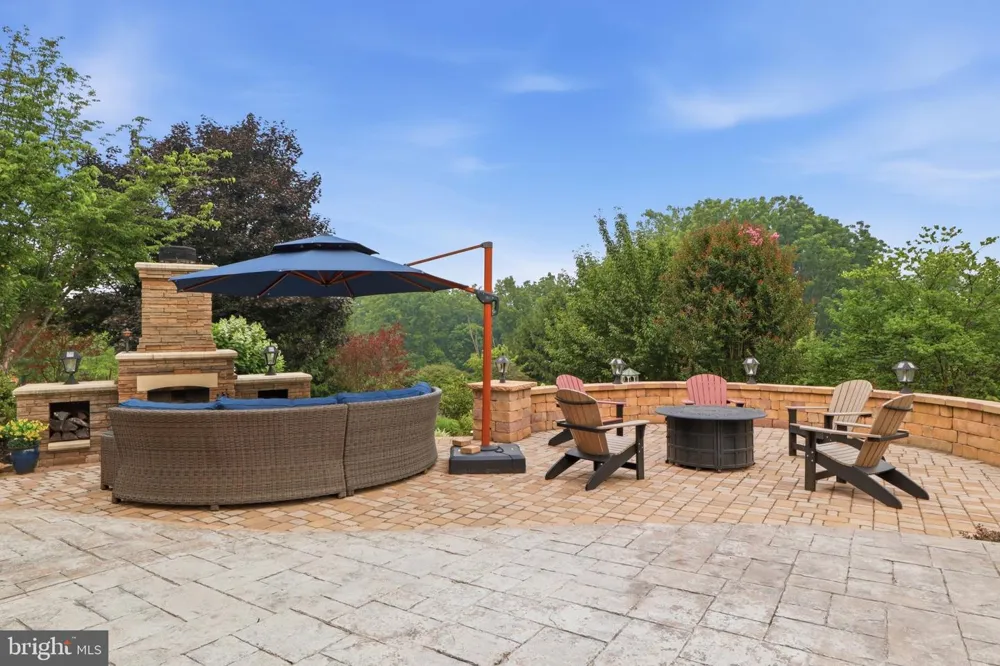 1709 COUNTRY MANOR York, PA 17408