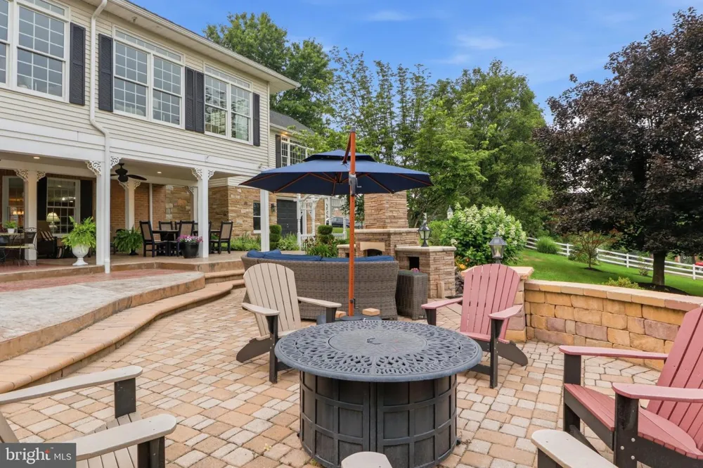 1709 COUNTRY MANOR York, PA 17408