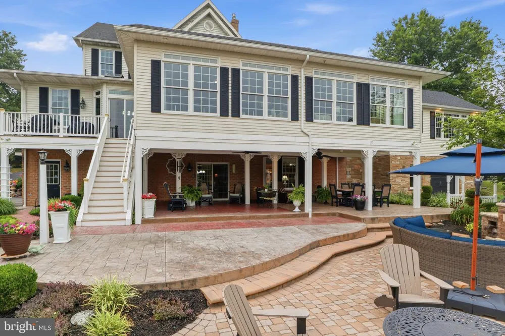 1709 COUNTRY MANOR York, PA 17408