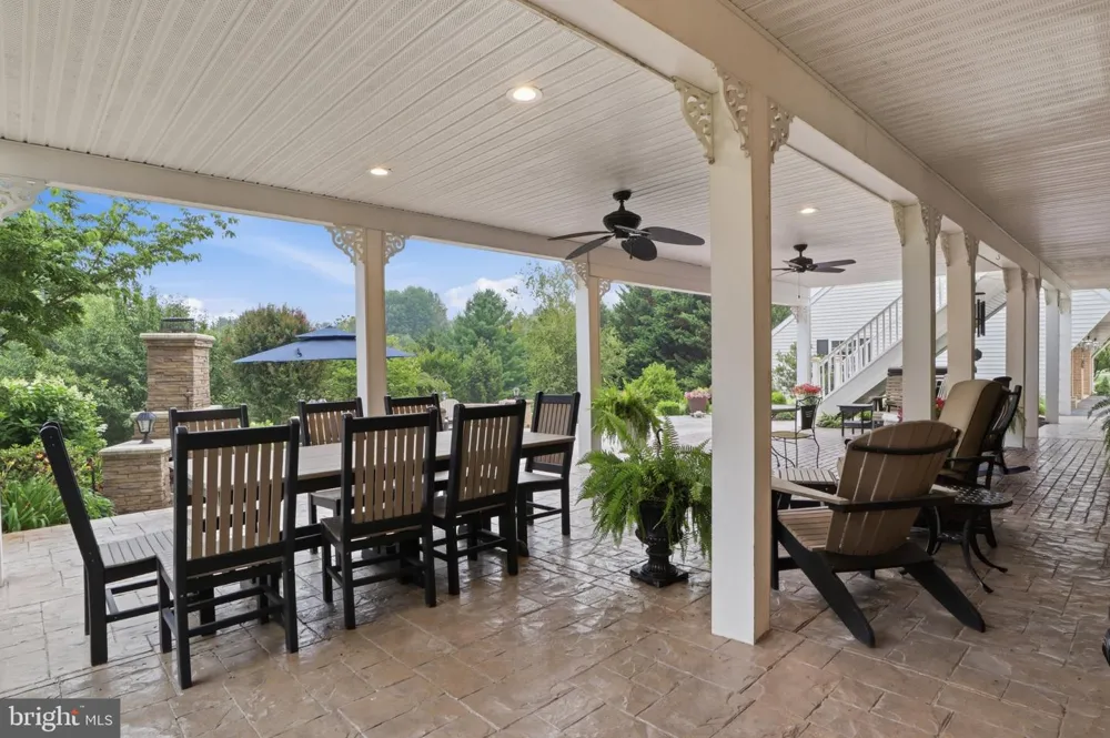 1709 COUNTRY MANOR York, PA 17408