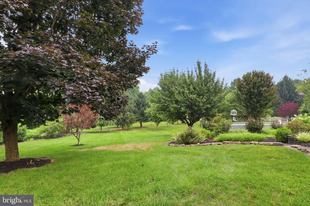 1709 COUNTRY MANOR York, PA 17408