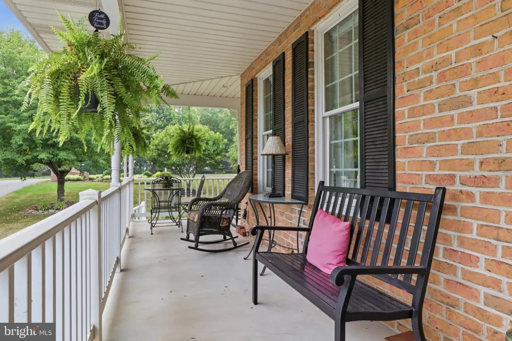 1709 COUNTRY MANOR York, PA 17408