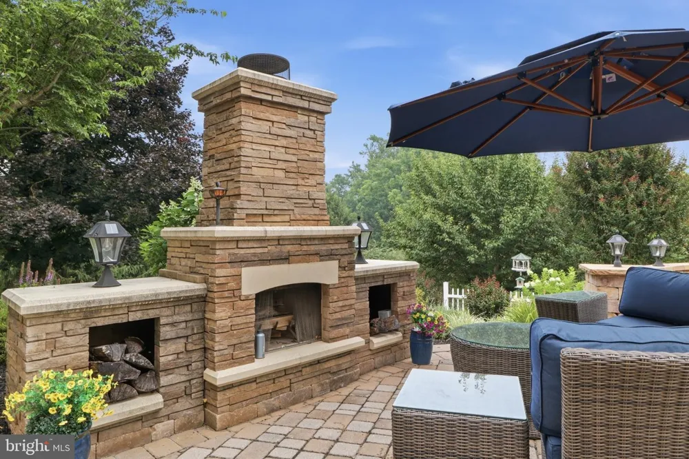 1709 COUNTRY MANOR York, PA 17408
