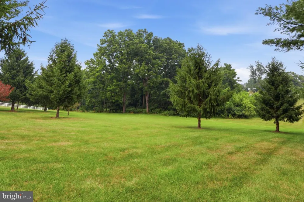 1709 COUNTRY MANOR York, PA 17408