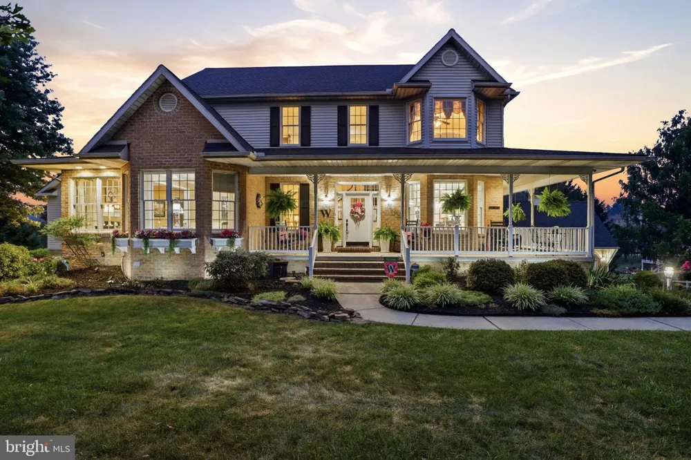 1709 COUNTRY MANOR York, PA 17408