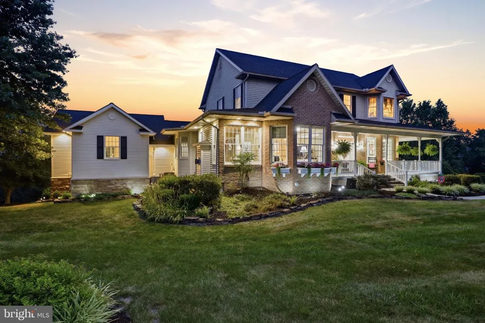 1709 COUNTRY MANOR York, PA 17408