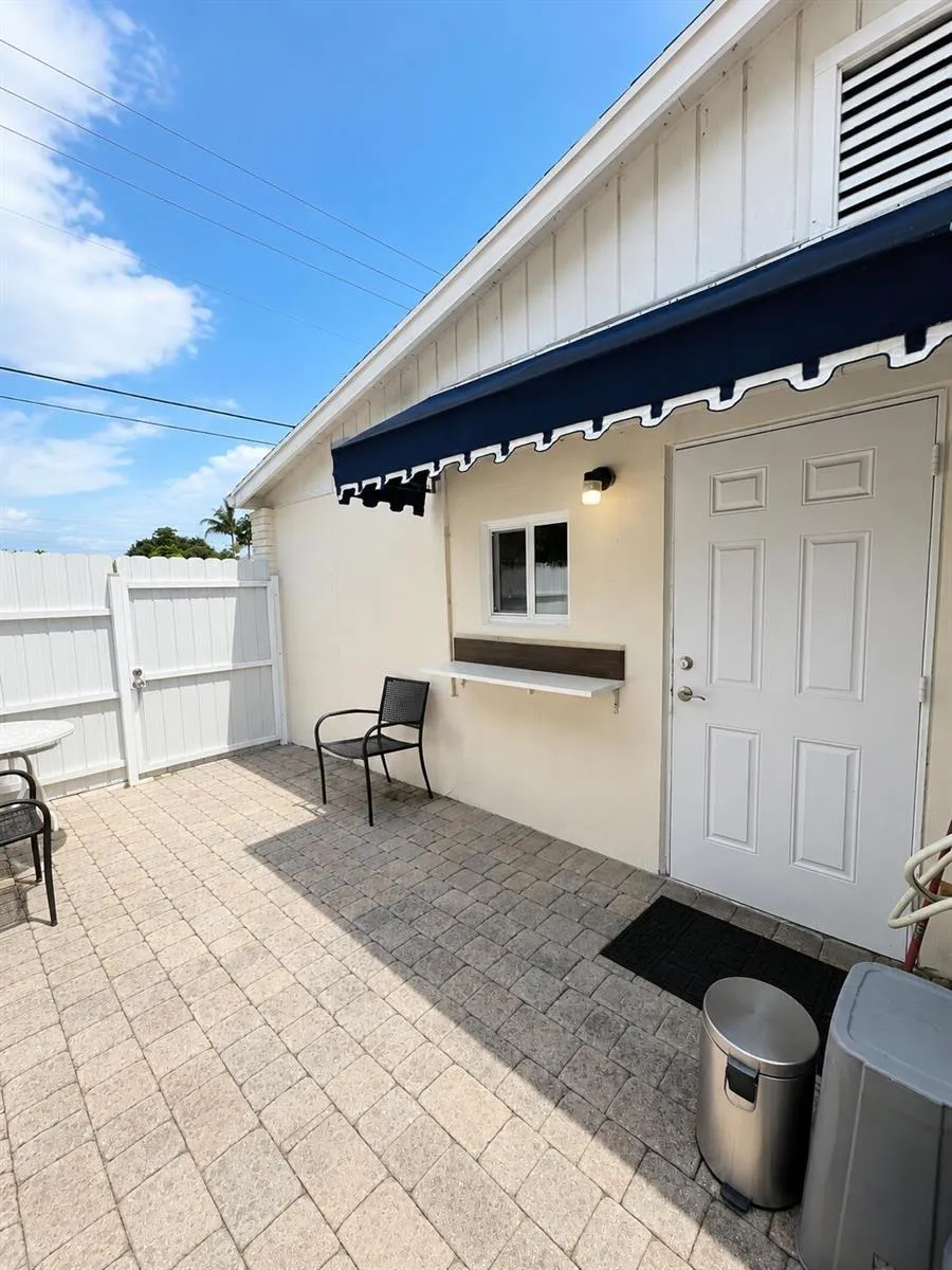 1905 S FLORIDA MANGO ROAD West Palm Beach, FL 33406