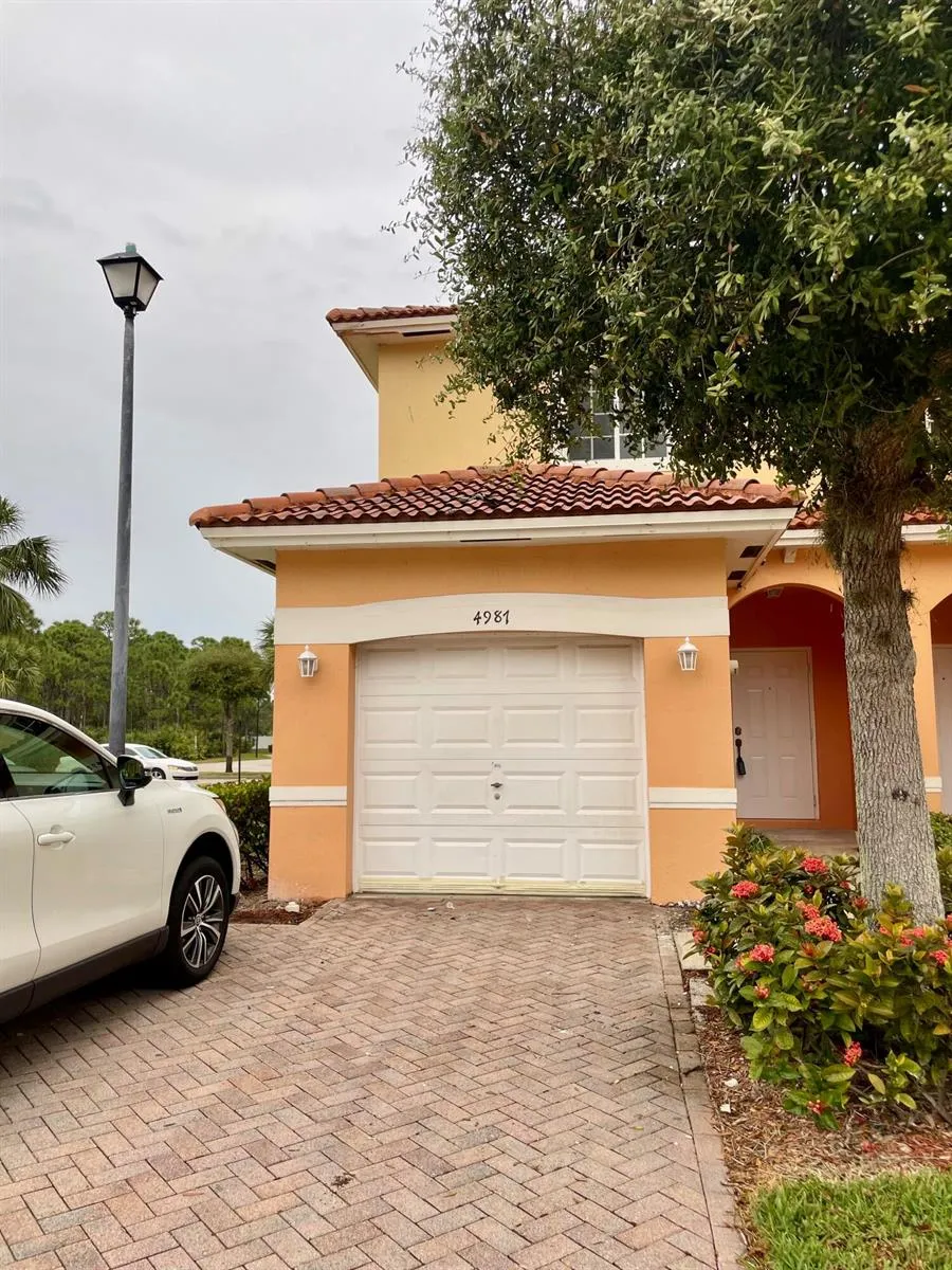 4987 SE Mariner Garden Circle SE Stuart, FL 34997