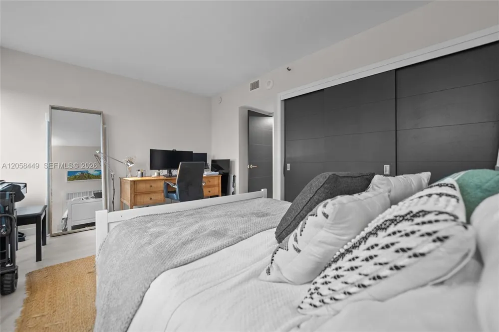1541 Brickell Ave #A-1902 Miami, FL 33129