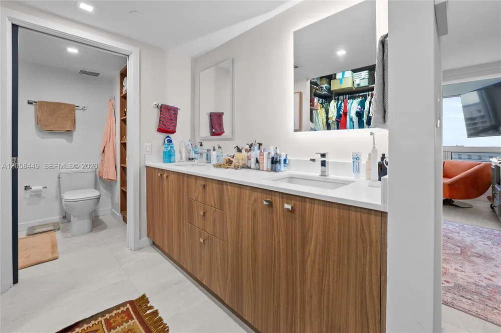 1541 Brickell Ave #A-1902 Miami, FL 33129