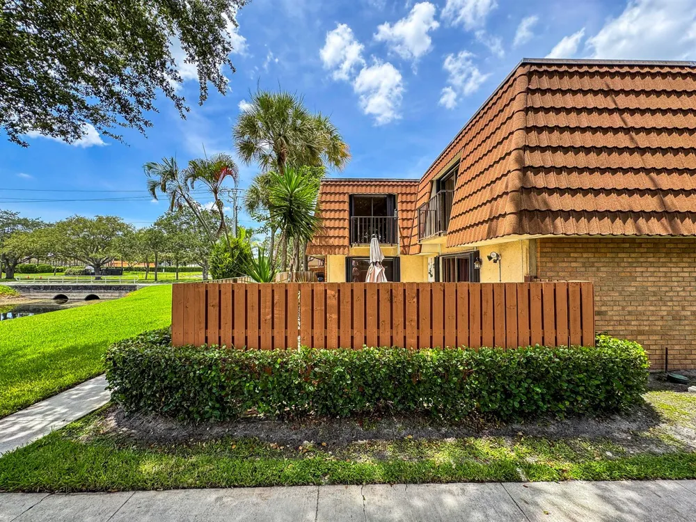 187 Charter Way West Palm Beach, FL 33407
