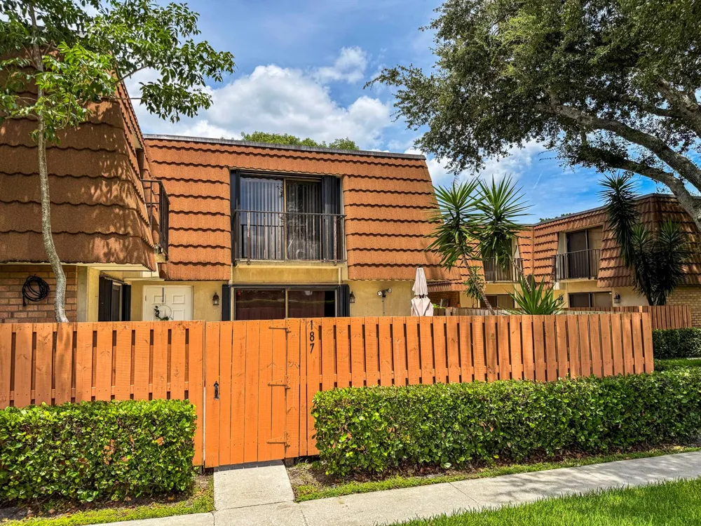 187 Charter Way West Palm Beach, FL 33407