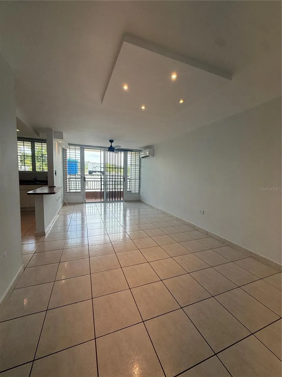 109 CALLE PLUMOSO REAL #E212 Guaynabo, PR 00966