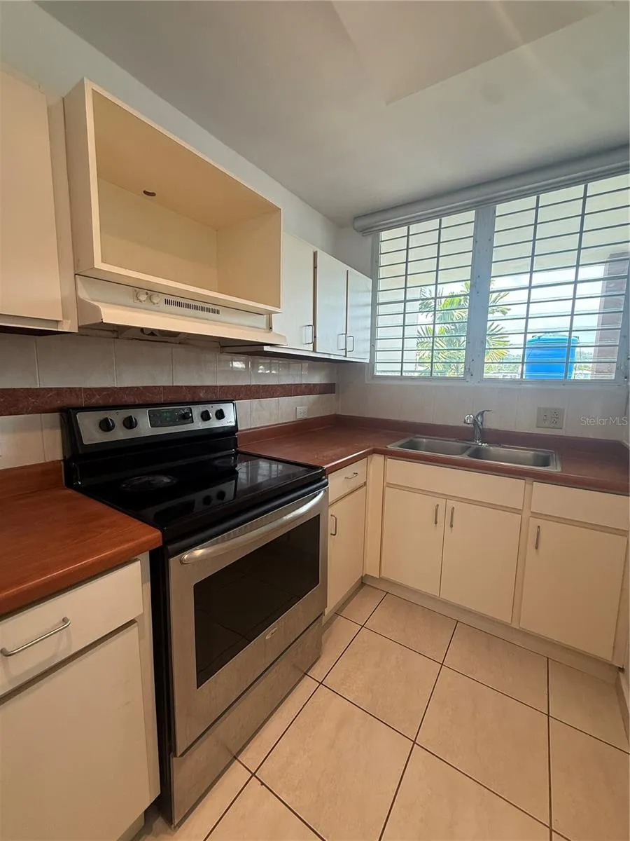 109 CALLE PLUMOSO REAL #E212 Guaynabo, PR 00966