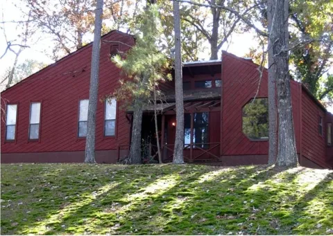 257 Castleair Drive NE