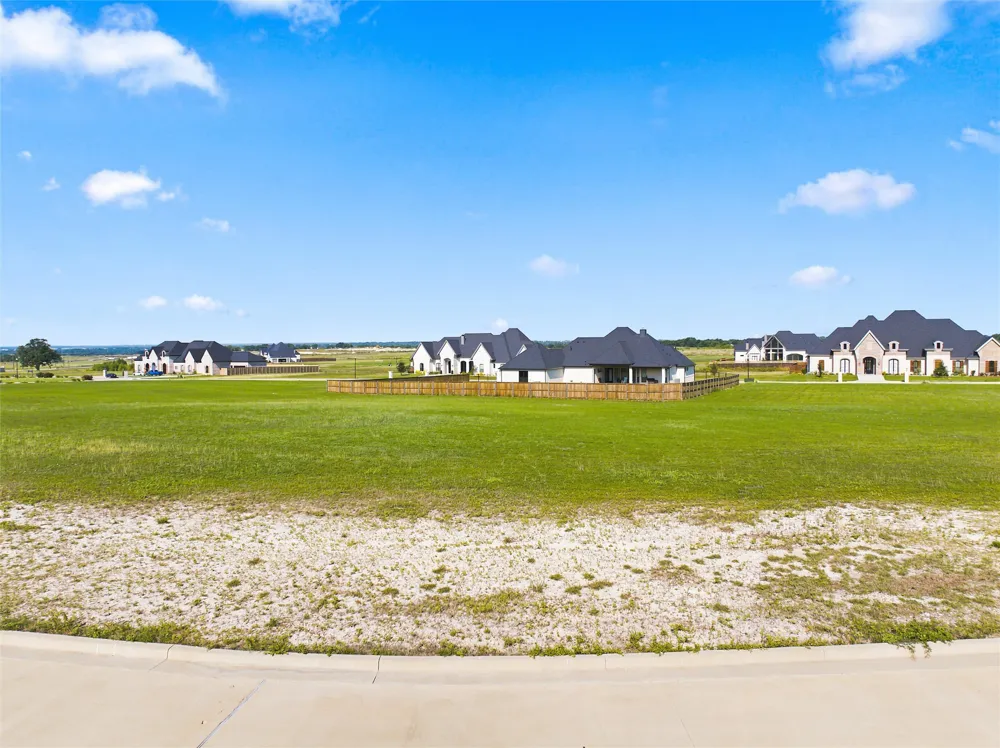 121 Yellow Rose Street Lorena, TX 76655