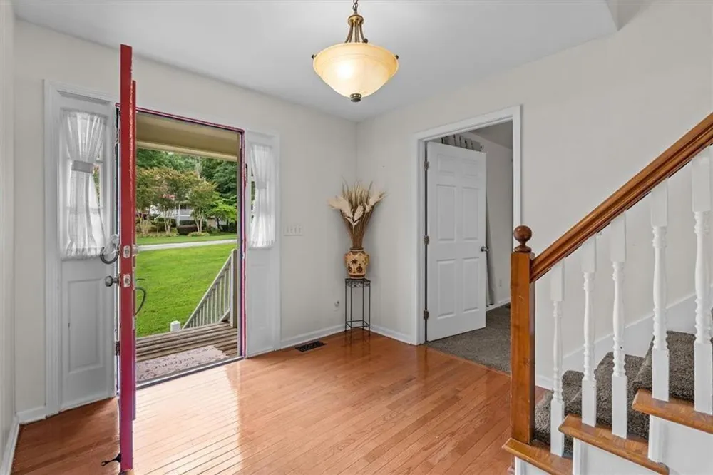 327 Swan Drive Hiram, GA 30141