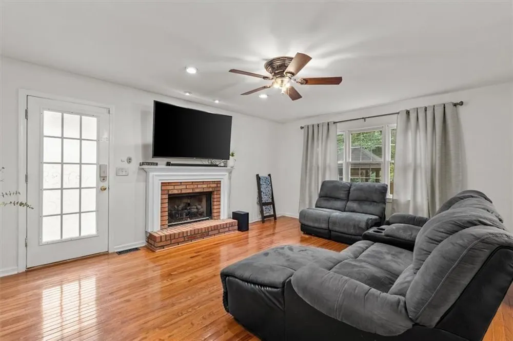 327 Swan Drive Hiram, GA 30141