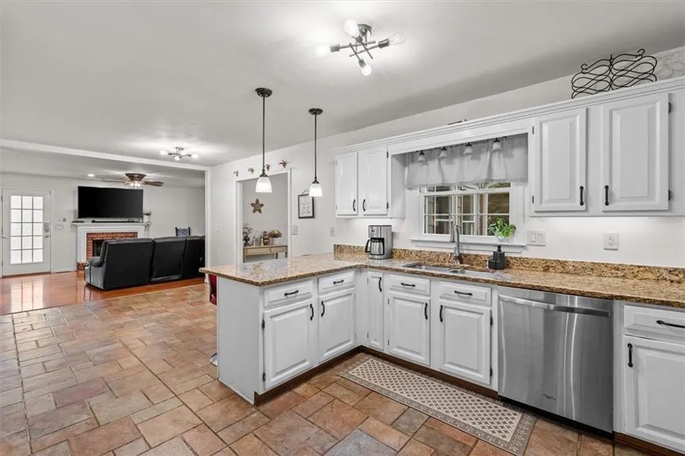 327 Swan Drive Hiram, GA 30141