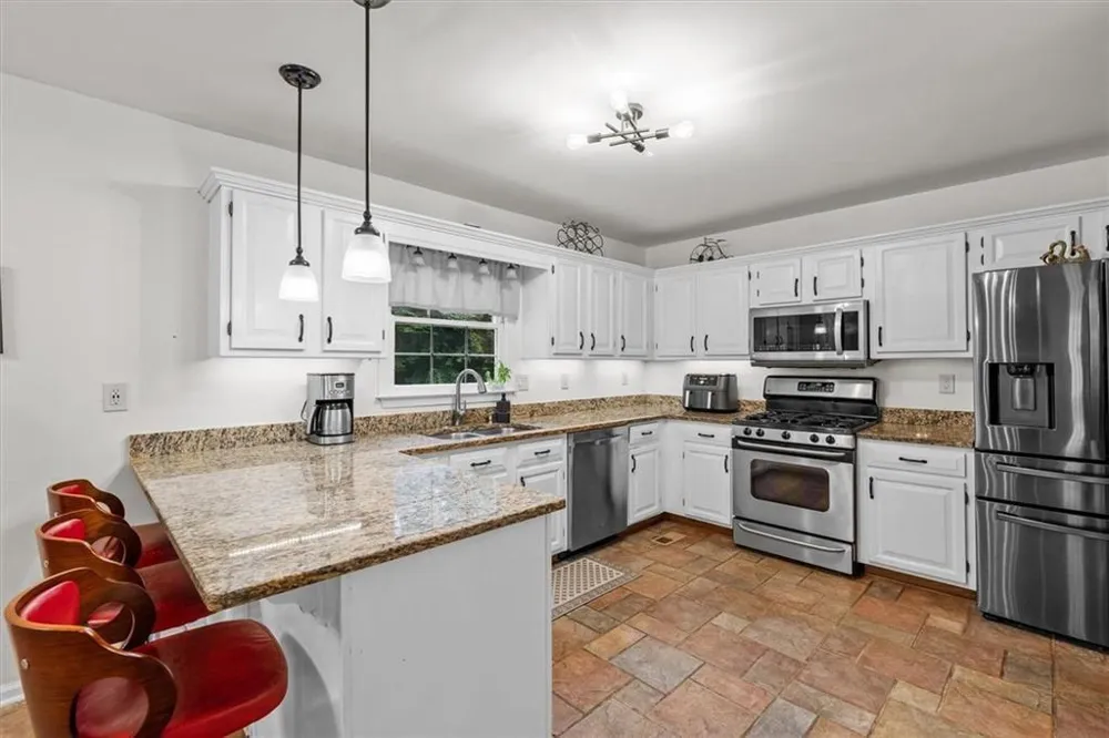 327 Swan Drive Hiram, GA 30141